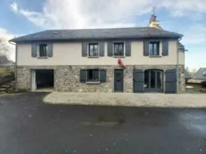 volets battants aluminium gris installés en rénovation par Top Fermeture à Cournon près de Clermont-Ferrand dans le Puy-de-Dôme